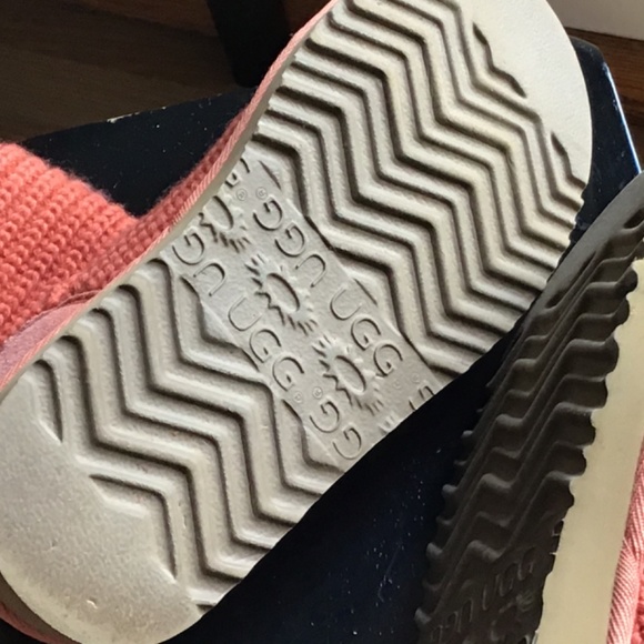 Cardy Uggs. Like new!!! Cozy. Super cute! size 7 - Picture 4 of 5